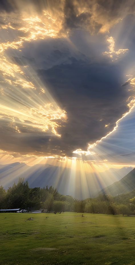 Light Coming Through Clouds, Bright Sky Aesthetic, Sun Through Clouds, Sky Pictures Real Life, Real Clouds, Morning Clouds, Good Morning Sun, Pretty Clouds, Sunrise Pictures