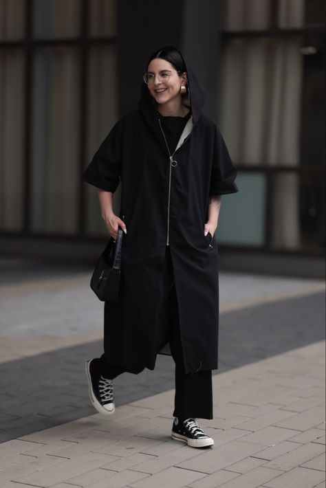 #streetstyle #oversized #wendykei #converse #aesthetic #hoodie #allblackeverything #ootd #fashionstyle #outfitstyle #outfitideas #coat Black Oversized Outfit, All Black Oversized Outfit, Hoodie Outfits Women, Edgy Oversized Cotton Hoodie, Japanese Fashion Aesthetic, Black Long Oversized Outerwear, Oversized Black Nylon Outerwear, Oversized Black Long Coat Parka, Minimal Clothes