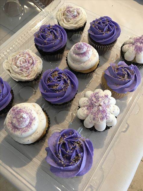 Purple, white and gold cupcakes made by Play Date Cupcakes in Hawaii. 19 Birthday Cupcakes, Purple Cupcakes Aesthetic, Purple And Gold Desserts, Euphoria Cupcakes, Purple Gold Cupcakes, Speak Now Cupcakes, Purple Birthday Cupcakes, Purple And White Cupcakes, Purple Cupcakes Ideas