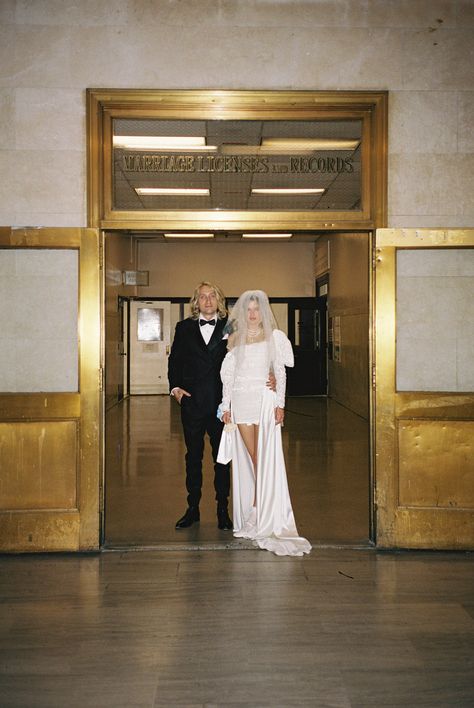 Court House Wedding Outfit, Vegas Wedding Photos, Courthouse Wedding Photos, Courthouse Wedding Dress, Shotgun Wedding, Nyc Elopement, Unique Wedding Photography, Court Wedding, Wedding Morning