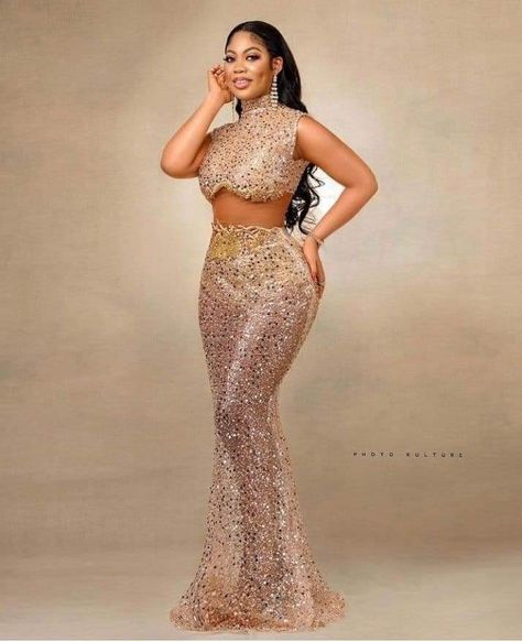 Rose Gold Evening Gown, Gold Formal Dresses, Elegant Gold Dress, Latest Lace Gown Styles, Lace Aso Ebi Styles, Evening Gowns Short, Gold Evening Gown, Latest Lace Styles, Latest Ankara Lace Styles