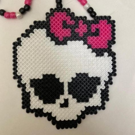 Handmade Monster High Necklace Orange Perler Beads, Draculaura Skullette, Scene Perler Beads, Nightmare Before Christmas Perler Beads, Monster High Perler Beads, Kandi Words Ideas, Halloween Perler Beads, Monster High Birthday Party Ideas, Monster High Accessories