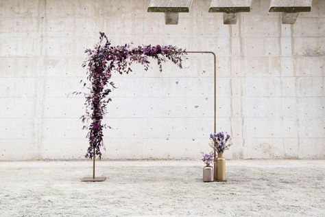 Lush Amethyst Wedding Inspiration Botanical Wedding Decor, Wedding Decorating Ideas, Terrarium Centerpiece, Modern Wedding Ceremony, Wedding Decorating, Rustic Wedding Decorations, Minimalist Wedding Decor, Amethyst Wedding, Wedding Arches