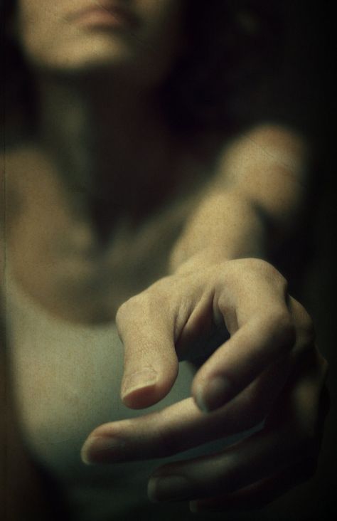 How we need another soul to cling to. ~ Sylvia Plath Hand Photography, Hand Reference, Walt Whitman, Love At First Sight, Color Photography, Inspire Me, Female Art, Photography Inspiration, Holding Hands