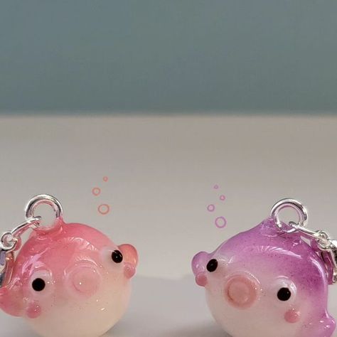 Yushim on Instagram: "Blowfish charms 🐡 Link in Bio~  #blowfish #polymerclay #clay #claycharms #kawaii #miniature #handmade" Clay Charms Ideas, Fish Polymer Clay, Fish Clay, Clay Ocean, Keychain Ideas, Cute Clay, Polymer Clay Charms, Marine Animals, August 17