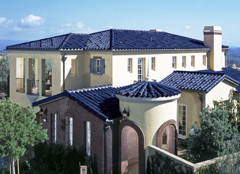 Did you know that you can get solar shingles and roof tiles? They're available in all sorts of shapes and sizes. Solar Tiles, Solar Shingles, Advantages Of Solar Energy, Solar Roof Tiles, Blue Roof, Solar Power Panels, Pintura Exterior, Monocrystalline Solar Panels, Solar Energy Panels