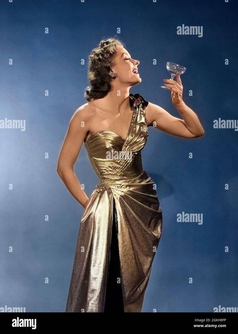 Old Hollywood Glamour Dresses, Hollywood Glam Dress, Hollywood Glamour Dress, Southern Dresses, Hollywood Vintage, Robes Glamour, Vestidos Retro, Hollywood Dress, Southern Fashion