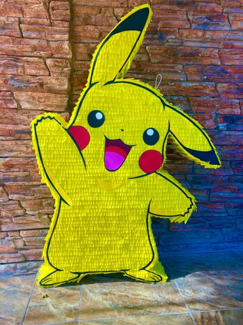 Picachu Party Ideas, Pikachu Surprise, Pikachu Birthday Party Ideas, Pikachu Pinata, Pokemon Pinata, Pikachu Party, Pokemon Balloons, Pokemon Party Decorations, Pokemon Themed Party