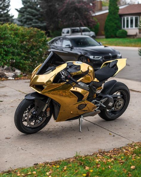 Gold Motorcycle, Purple Motorcycle, Tmax Yamaha, Ducati Motorcycle, Yamaha R3, Spirit Week Outfits, Motorcross Bike, Motorcycle Aesthetic, Pretty Bike