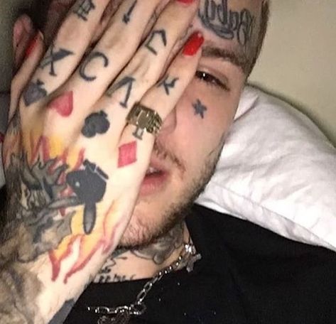 lil peep Hellboy Tattoo, Lil Peep Lyrics, Small Wave Tattoo, Tattoos Hand, Lil Peep Hellboy, Lil Skies, Kevin Gates, Red Tattoos, Little Bo Peep