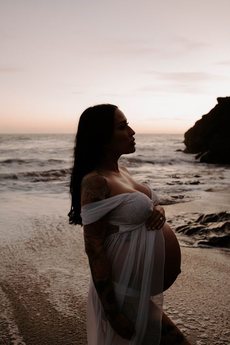 Pregananant Photoshoot Beach, Florida Maternity Shoot, Creative Beach Maternity Shoot, Maternity Photo Beach Ideas, Maternity Photo Shoot Ideas At The Beach, Maternity Photoshoot On Beach, Beach Maternity Shoot Black Women, Editorial Beach Maternity Shoot, Beach Themed Maternity Shoot