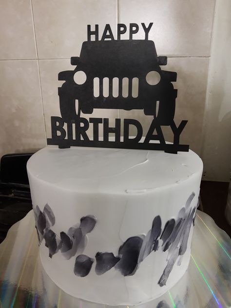 #cake #jeep #pastel #happybirthday Jeep Cake Ideas, Pastel Jeep, Jeep Birthday Cake, Carros Jeep, Jeep Birthday, Jeep Cake, Black Jeep, Jeep Rubicon, Cake Decorating Designs