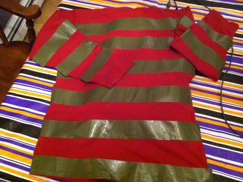 DIY #freddykrueger sweater , red long sleeved tee with green duck tape! Ideas Disfraz, Jack Y Sally, Fall And Halloween Decor, Halloween Costumes Diy, Costumes Diy, Duck Tape, Fantasias Halloween, Freddy Krueger, Fall And Halloween