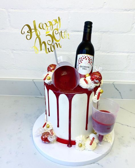 Red Wine Drip Cake, Wine Cake Ideas, Wine Cake Designs, Wine Theme Cakes, Splash Cake, Wine Splash, Wine Cake, Wine Theme, Drip Cakes