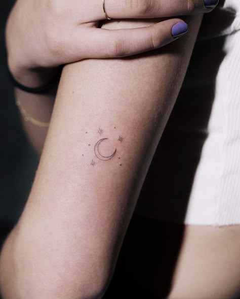 Dainty Moon Tattoos, Tattoo Ideas Moon And Stars, Mini Tattoos Moon And Stars, Moon With Stars Tattoo, Mini Moon Tattoo, Pretty Tattoo Ideas, Star And Moon Tattoo, Dainty Moon Tattoo, Moon Stars Tattoo