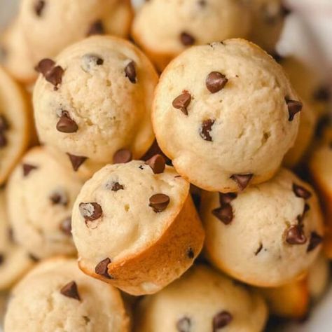 Mini Chocolate Chip Muffins (Little Bites Copycat Recipe) - Our Crow's Nest Chocolate Chip Pancake Muffins, Muffins Lemon, Chocolate Chip Pancake, Chocolate Chip Pancakes Recipe, Mini Chocolate Chip Muffins, Pancake Muffins, Breakfast Goodies, Banana Chocolate Chip Muffins, Lemon Muffins