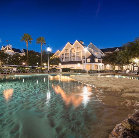 best disney world hotels - disney beach club resort Disney Luxury Resort, Beach Club Disney World, Disney Resort Aesthetic, Beach Club Resort Disney, Disney Carribean Beach Resort, Disney Beach Club Resort, Disney World Hotel, Caribbean Beach Resort Disney, Disney Hotel