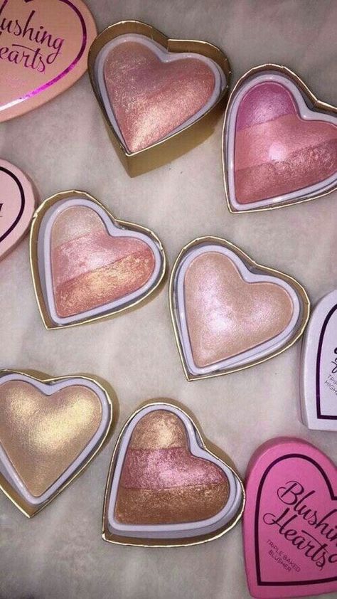 Too faced highlighters and blush. Beautiful ☼ ☾pinterest - aabigaylee Matte Make Up, Make Up Kits, Too Faced Highlighter, Alat Makeup, Make Up Inspiration, Makeup Tricks, Blush Highlighter, Kesha, Smokey Eyes