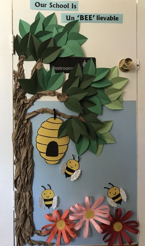 Tree For Classroom Door, Nature Bulletin Board Ideas Classroom, Nature Aesthetic Classroom, Nature Bulletin Board Ideas, Read Grow Inspire Book Week, Forest Themed Classroom, Creative Display Boards For School, Classroom Welcome Boards, Preschool Classroom Layout