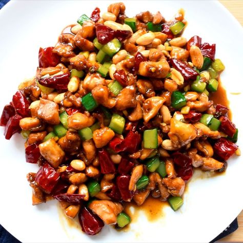 King Pao Chicken Recipe, Sichuan Chicken, Chinese Fast Food, Kung Pao Chicken Recipe, Chinese Chicken Recipes, Sweet And Sour Chicken, Sweet N Sour Chicken, Chicken And Shrimp, Chinese Chicken