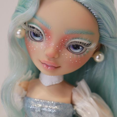 KOR (@kor.dolls) • Instagram photos and videos Custom Dolls Repaint, Doll Repaint Tutorial, Dolls Repaint, Rainbow High, Art Dolls Handmade, Doll Repaint, Ooak Dolls, Custom Dolls, Doll Pattern