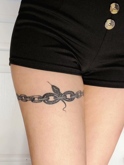 Chain Tattoo Design For Women, Feminine Chain Tattoo, Snake Tattoos Black Women, Snake Chain Tattoo, Snake On Thigh Tattoo, Chain Tattoo Thigh, Chain Thigh Tattoo, Arm Chain Tattoo, Cadenas Tattoo