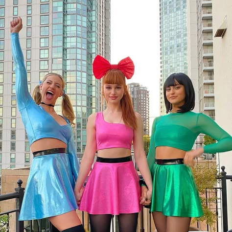 <i>Riverdale</i>'s Lili Reinhart, Camila Mendes and Madelaine Petsch Channel Powerpuff Girls for Halloween Powerpuff Kızları, Powerpuff Girls Costume, Trio Costumes, Super Nana, Costume Carnaval, Cute Group Halloween Costumes, Matching Halloween Costumes, Trio Halloween Costumes, Hot Halloween Outfits