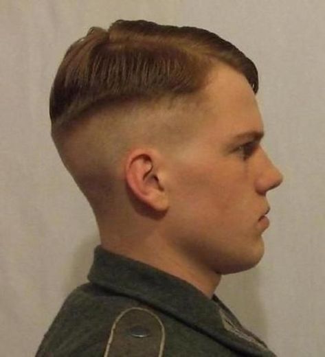 German Hairstyle, Soldier Haircut, Trending Hairstyles For Men, Bold Haircuts, Haircut Salon, Military Haircut, Forced Haircut, 1940s Hairstyles, Haircut Pictures