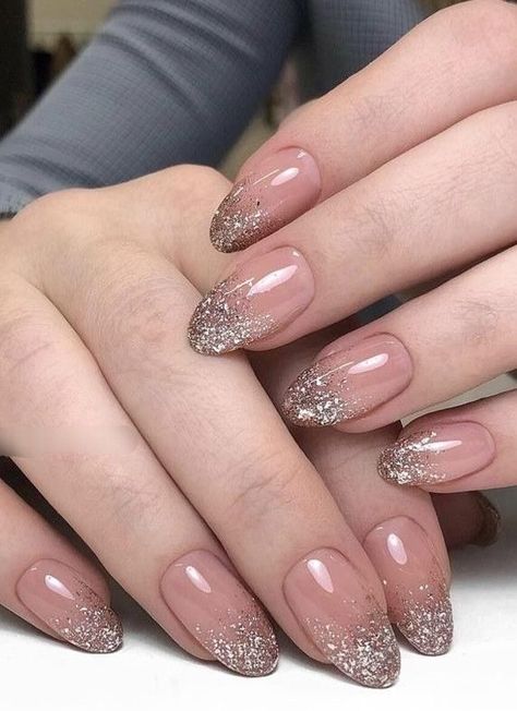 nail art Golden Nail Art, Foil Nail Designs, Nail Extensions Acrylic, Elegant Touch Nails, Nail Short, Bridal Nails Designs, Nails Shape, Engagement Nails, Outfit Designer