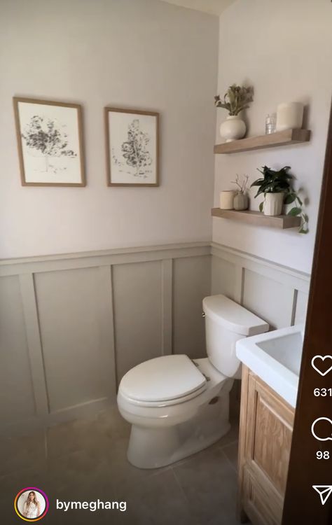 White Vanity Powder Room, Beige Toilet Bathroom Ideas, Toilet Farmhouse, Redecorating On A Budget, Bathroom Farmhouse, Home Fix, Grandma's House, White Vanity, Boys Bathroom