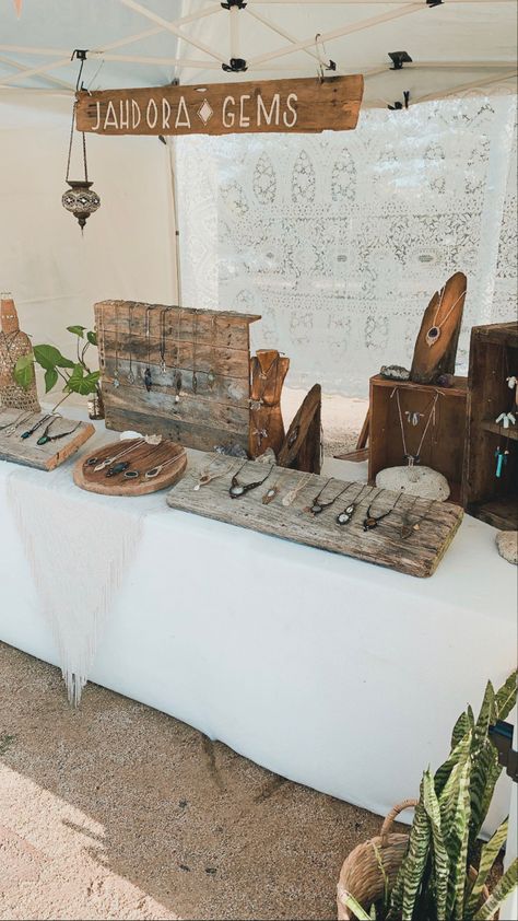 Jewelry Tent Booth Ideas, Market Booth Jewelry, Branch Earring Display, Earthy Vendor Booth, Outdoor Jewelry Booth Display, Artisan Vendor Booth, Outdoor Jewelry Booth, Vintage Jewelry Display Booth, Western Market Display