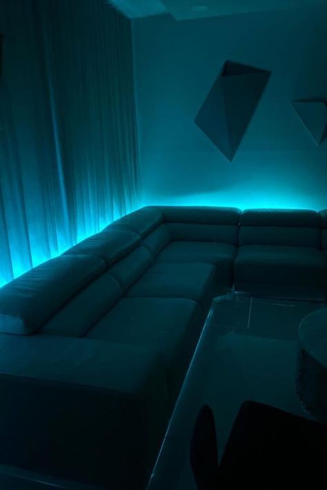 Lights In Living Room, House Interior Design Living Room, Music Button, Male Bedroom Ideas, Home Studio Ideas, Led Bleu, Diy Led, Home Gym Design, Ceiling Design Bedroom