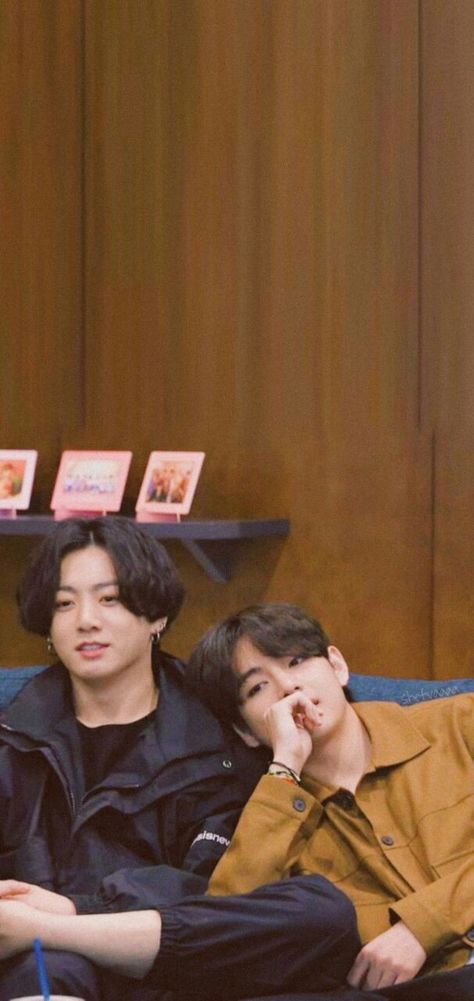 Taekook Wallpaper, Bts V Photos, Pretty Phone Wallpaper, Jungkook V, Harry Potter Pictures, Bts Vkook, Cute Emoji Wallpaper, Emoji Wallpaper, Jungkook Cute