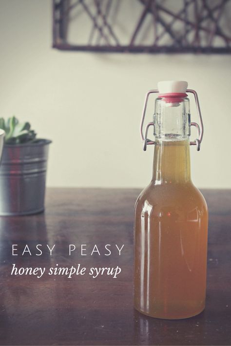 Easy peasy DIY honey simple syrup Paleo Camping, Homemade Syrups, Orange Juice Cocktails, Holiday Drinks Alcohol, Simple Syrup Cocktails, Diy Honey, Honey Simple Syrup, Honey Diy, Sun Tea