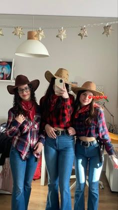 Country Outfits Spirit Week, Instagram Pose Ideas Aesthetic, Instagram Picture Inspiration, Outfit Cowgirl, Theme Instagram, Instagram Pose Ideas, Outfit Western, Spirit Week Outfits, Week Outfits