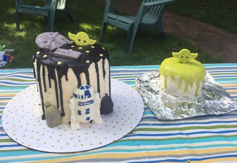 Star Wars Smash Cake, Smash Cake First Birthday, Yoda Cake, Christmas Baby Pictures, Star Wars Diy, May The 4th Be With You, Twin First Birthday, Star Wars Birthday, Drip Cakes