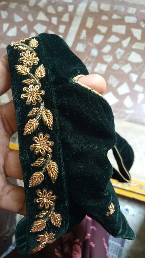 Aari Borders Design, Zardosi Embroidery Designs, Aari Work Flower Designs, Cold Shoulder Blouse Designs, Zardosi Work Blouse, Green Blouse Designs, Khatli Work, Hand Work Design, Zardosi Work