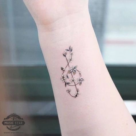 American Music Star on Instagram: “Treble Clef leaf tattoo <3  #musicislife #americanmusicstar #evemusic #musicals #musicartist #musicvideos #musicaly #musicaltheatre…” Tattoo Tinkerbell, Bc Tattoo, Small Music Tattoos, Treble Clef Tattoo, Tattoo Spots, Shape Tattoo, Music Tattoo Designs, Illustration Tattoo, Note Tattoo