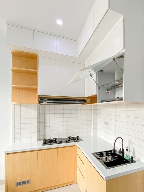 Kitchen Set Bali Small Kitchen Set Design, Kitchen Inspo Minimalist, Very Tiny Kitchen Ideas, Design Dapur Minimalis Small Kitchens, Tiny L Shaped Kitchen, Kitchen Set Design Modern, Kitchen Set Japandi, Kitchen Set Minimalist Design, Kitchen Set L