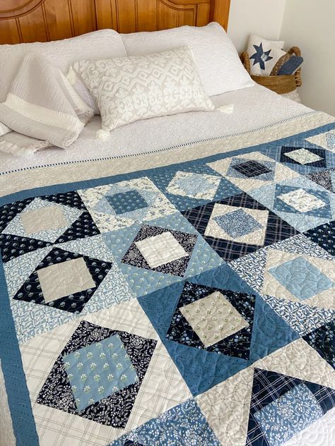 Free pattern} Floating Squares – Carried Away Quilting Shabby Chic Quilt Patterns, Easy Quilt Patterns Free, Monochromatic Quilt, Blue Quilt Patterns, Cake Squares, Fun Quilts, Shabby Chic Quilts, Quilt Blocks Easy, Classic Quilts