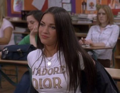 megan fox in ‘confessions of a teenage drama queen’ (2004) Carla Santini, Meghan Fox, 1990 Style, Megan Denise Fox, Teenage Drama, J Adore Dior, Dior Shirt, 2000s Fashion Trends, 00s Fashion