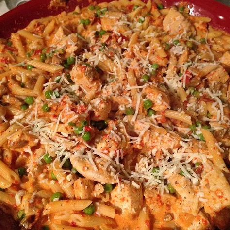 Red Pepper Cream Sauce, Roasted Pepper Recipes, Roasted Red Peppers Recipes, Pepper Cream Sauce, Red Pepper Recipes, Cream Sauce Recipe, Roasted Red Pepper Pasta, Red Pepper Pasta, Roasted Red Pepper Soup