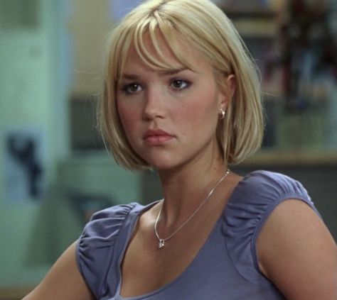 Blonde Bob 90s, Arielle Kebbel Short Hair, John Tucker Must Die, Arielle Kebbel, John Tucker, Hair Inspiration Short, Peinados Fáciles Para Cabello Corto, 90s Hairstyles, Hair Blonde