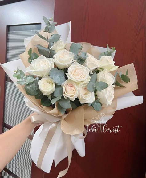 White Rose Bouquet, Cute Birthday Pictures, Fancy Flowers, Bouquet Gift, Flower Gift Ideas, Flowers Bouquet Gift, Small Bouquet, Beautiful Bouquet Of Flowers, Flower Bouquets