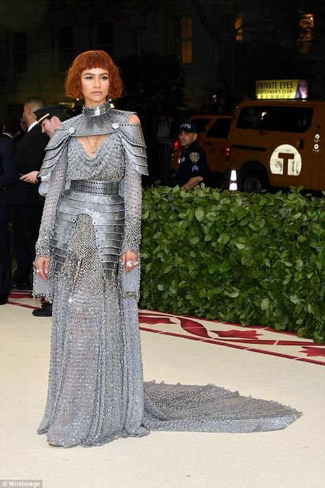 Met Gala: Zendaya channels Joan Of Arc in chainmail and armor gown | Daily Mail Online Zendaya Red Carpet, Zendaya Met Gala, Best Met Gala Looks, Met Gala Outfits, Met Gala Dresses, Zendaya Outfits, Gala Outfit, Gala Fashion, Met Gala Red Carpet