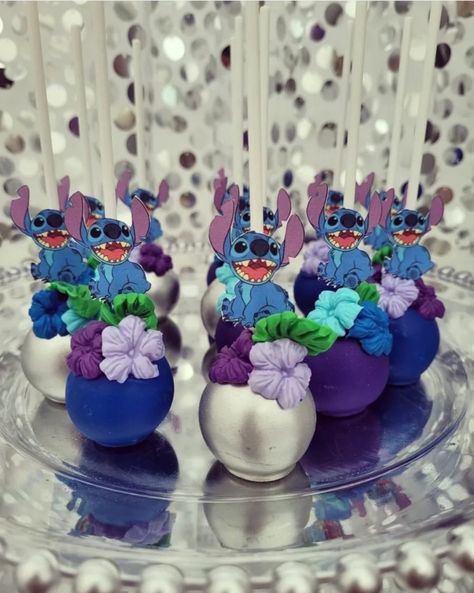 Stitch Cake Pops Ideas, Stitch And Angel Cake Pops, Stitch Party Treats, Girly Cake Pops, Stitch Cakepops, Lilo And Stitch Cake Pops, Stitch Cake Pops, Stitch Treats, Lilo And Stitch Cake