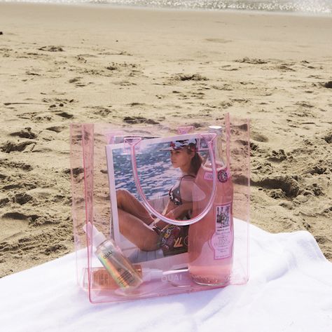 The Ouai Pink Beach Bag Pink Beach Bag, Hotel Uniform, Pink Pilates, Summer Campaign, Pool Bags, Transparent Bag, Pink Beach, Bags Aesthetic, Clear Bags