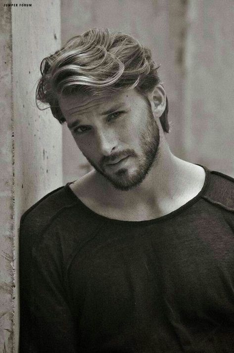 Mens Hairstyles Medium, Haircut Men, Medium Length Hair Men, Men Haircut Styles, Corte De Cabelo Masculino, Fashion Stores, Trendy Haircuts, Boys Haircuts, Medium Hair Cuts