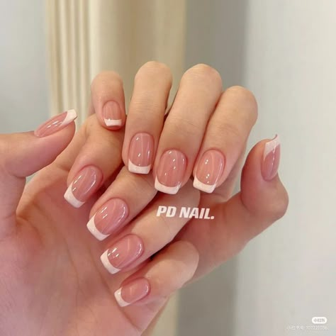 Cute Nails 2023, Short Square French Tips, Nail Ideas Art, Simple Nails Gel, Summer Nails Aesthetic, Glitter Nail Ideas, Nail Ideas For Summer, White Nail Ideas, Short Nail Art