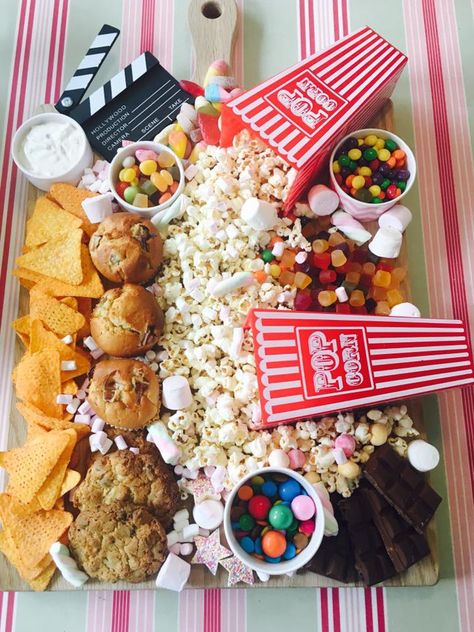 Movie Treat Board Fun Grazing Board Ideas, Movie Food Board, Chacutery Board Movie Night, Movie Night Snack Board For 2, Movie Night Platter, Movie Night Food Board, Movie Charcuterie Board Ideas, Sleepover Charcuterie Board, Slumber Party Charcuterie Board